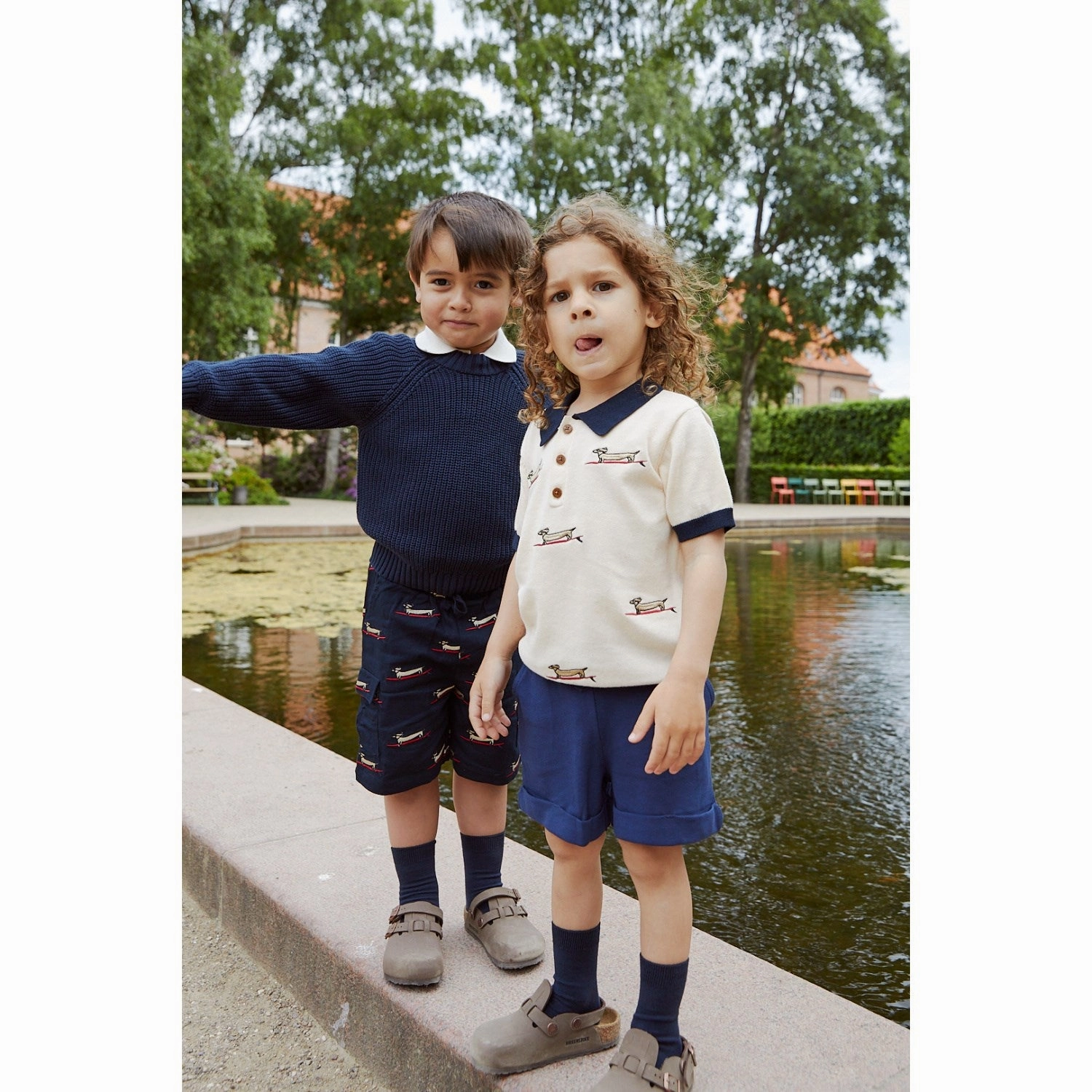 COPENHAGEN COLORS Navy w. Surfing Dog Twill Shorts Athletic Cut denim alternative