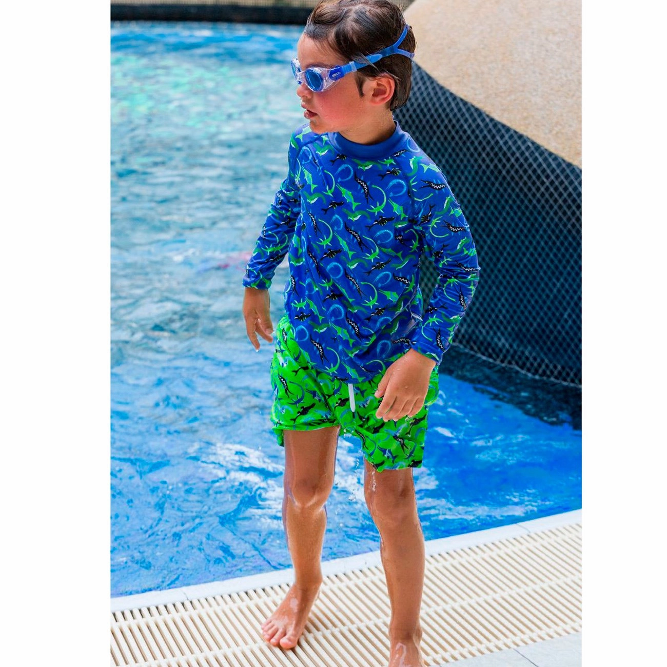 Smoothing Panels Ultra Flat Lock Stitching BECO Blue Rashguard Ocean Dinos