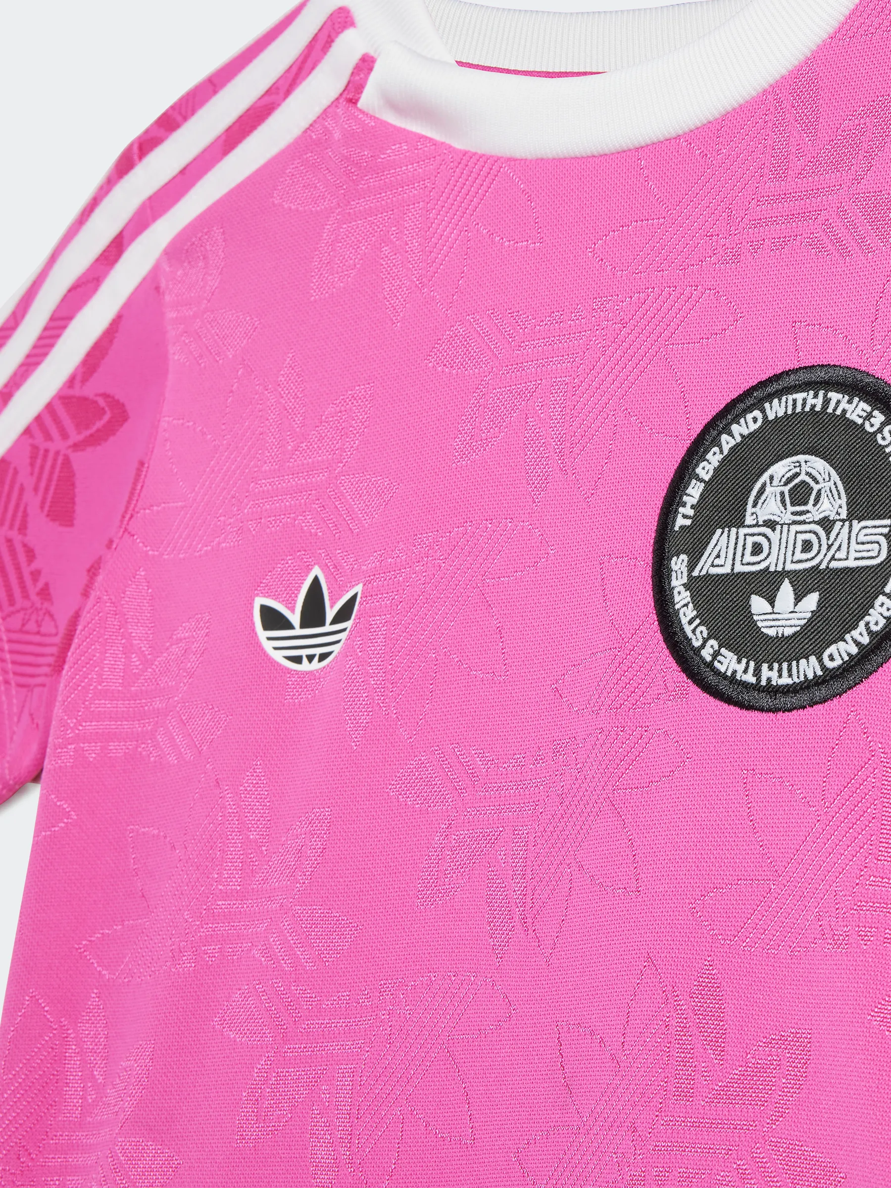 Short Tee Set Reflective Safety Details LowProfile Design