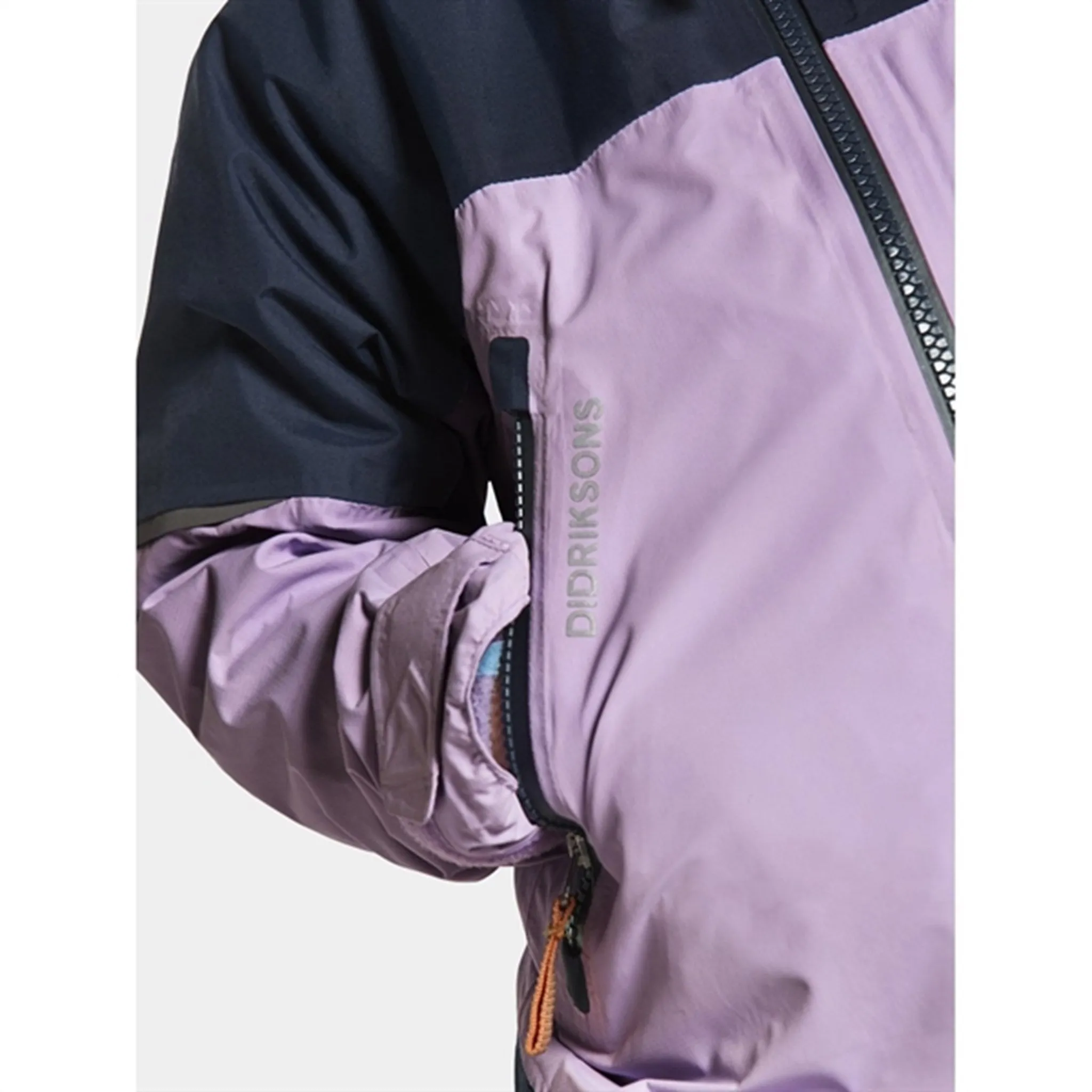 Didriksons Ash Digital Purple Jacket Unveil ski holiday
