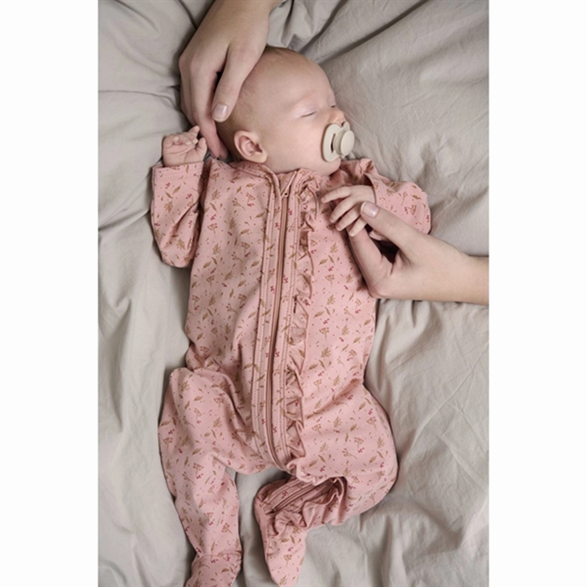 FIXONI Misty Rose Natdragt w. Feet Training Street New Fine