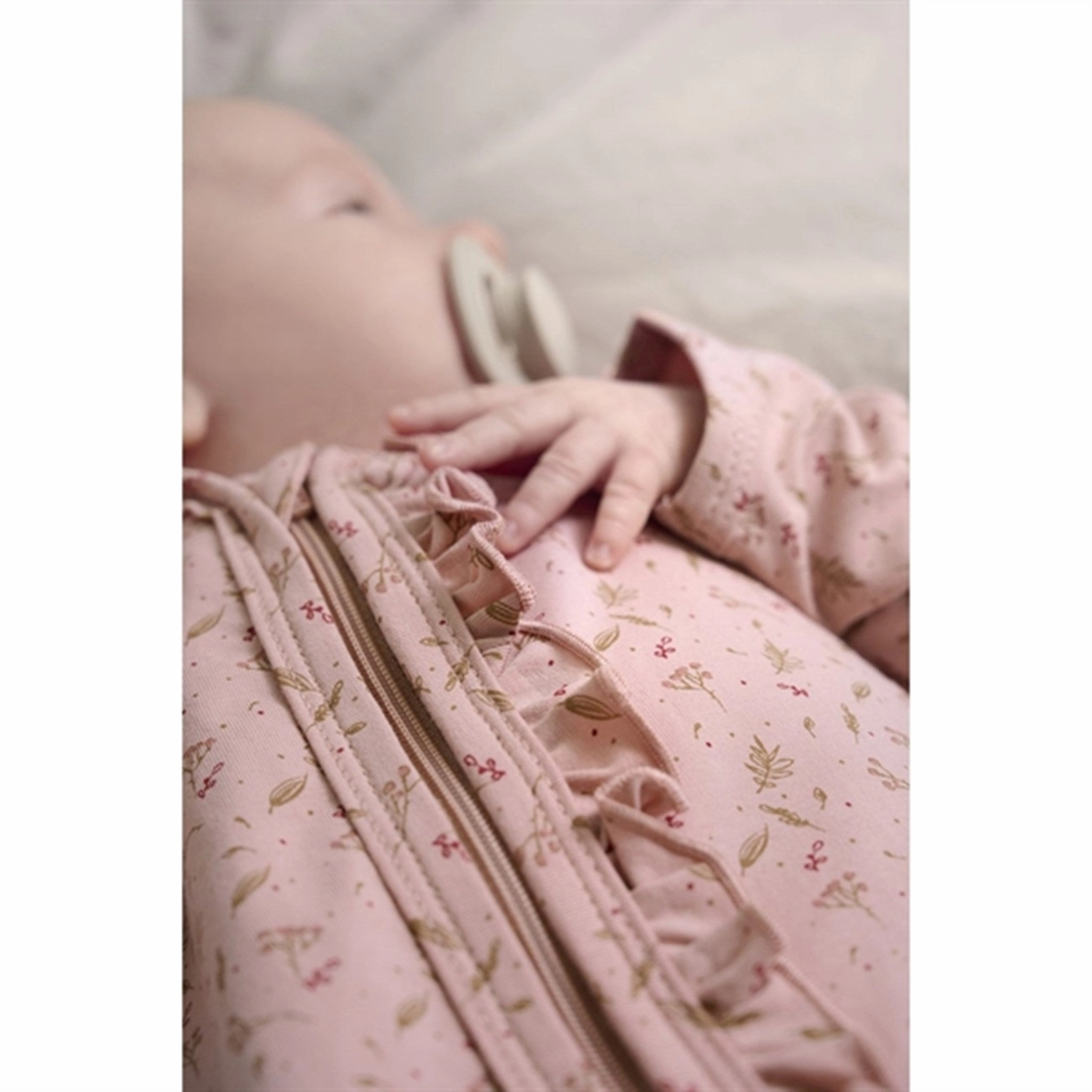 FIXONI Misty Rose Natdragt w. Feet Basic Friends Beach essential