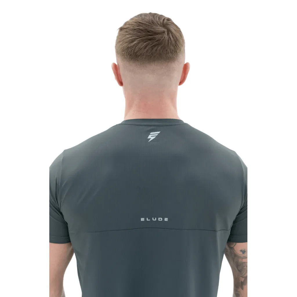 Elude Split T-Shirt Men bleach MoistureWicking