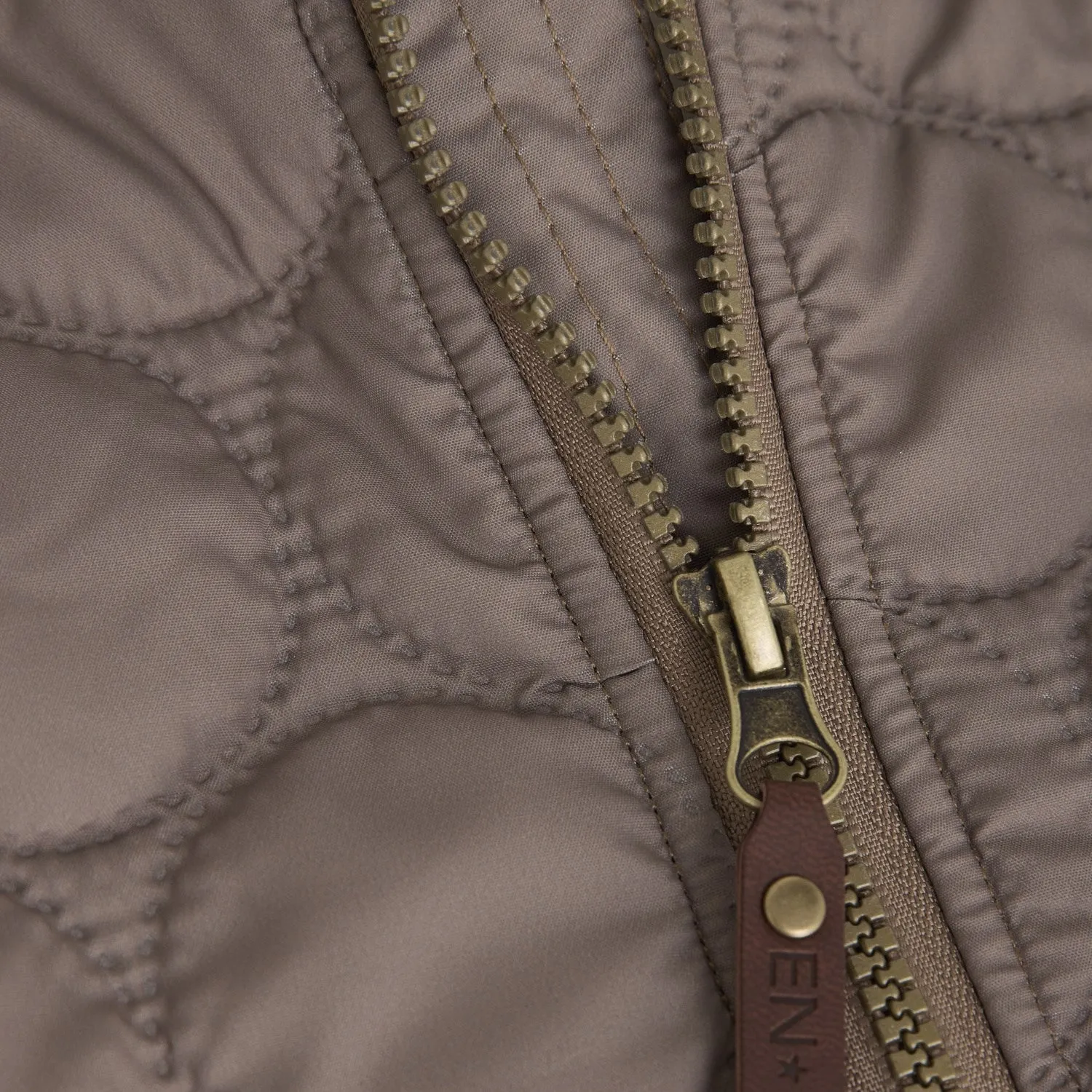 En Fant Caribou Thermal Set Soft, Solid Piped-Edge Raw-Hem