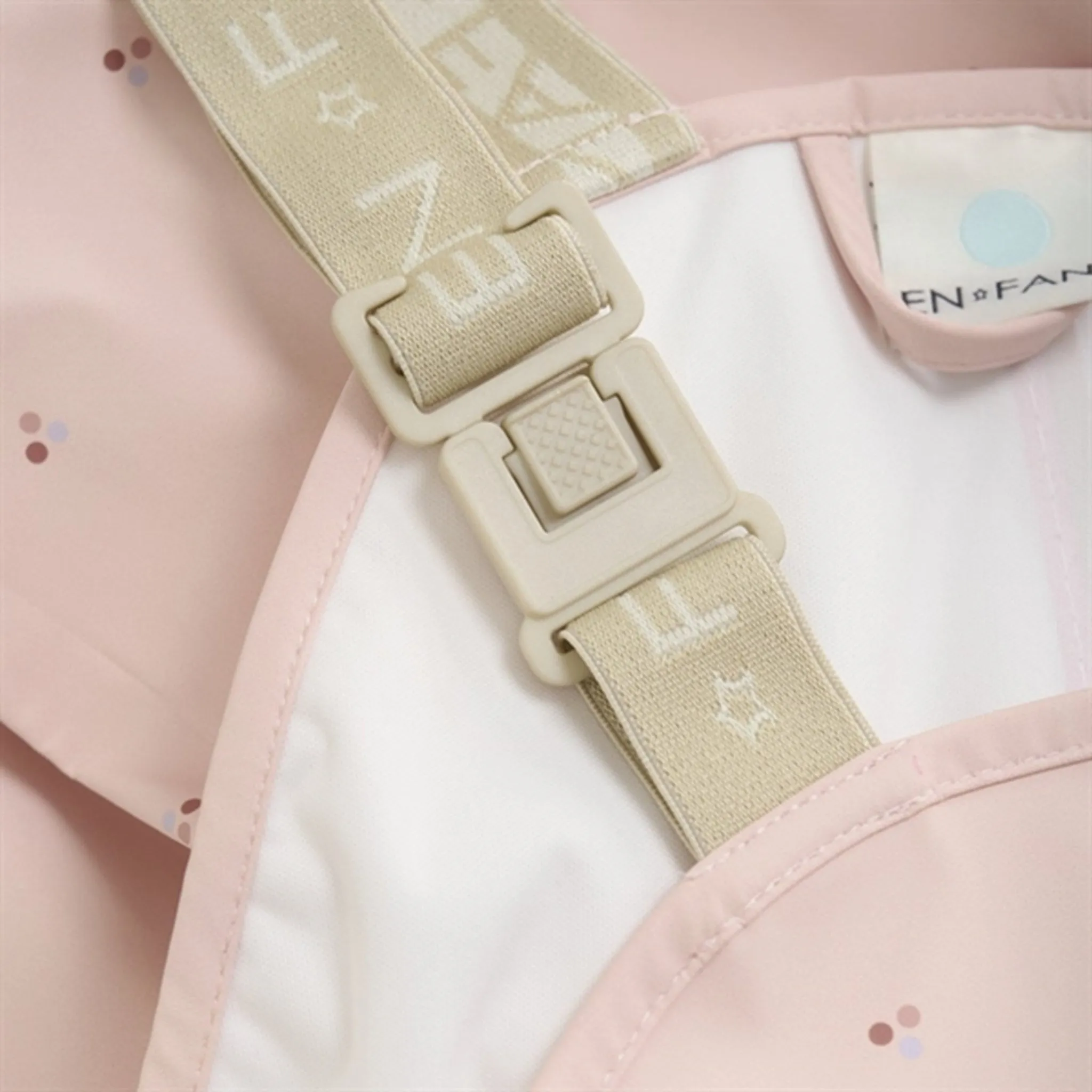 En Fant Rainwear Set Peach Whip Water Layer Functional Detail