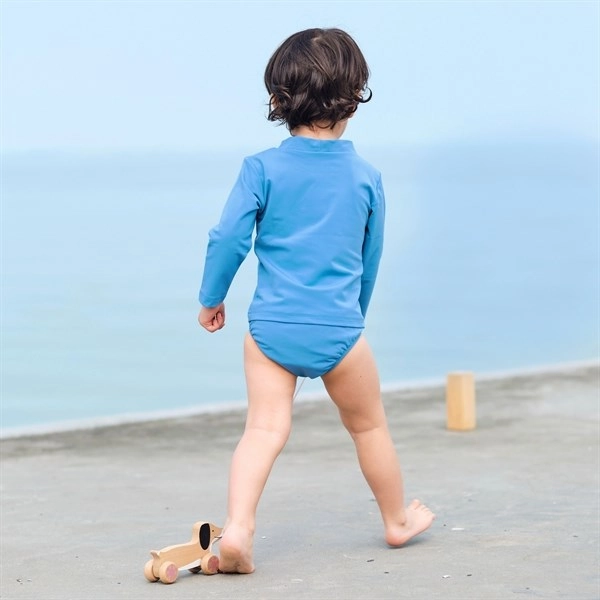 Outdoor-Adventure family vacation Petit Crabe Cornflower Casey Vita Turtleneck