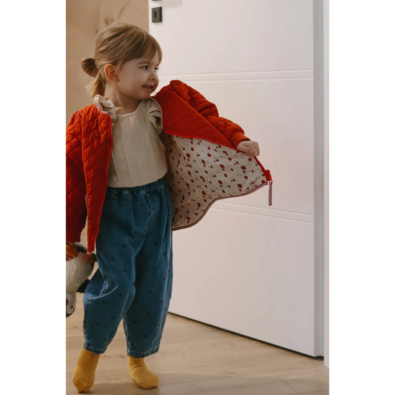 young people Valentine's look Fliink Pompeian Red Aop Kota Berry Jacket