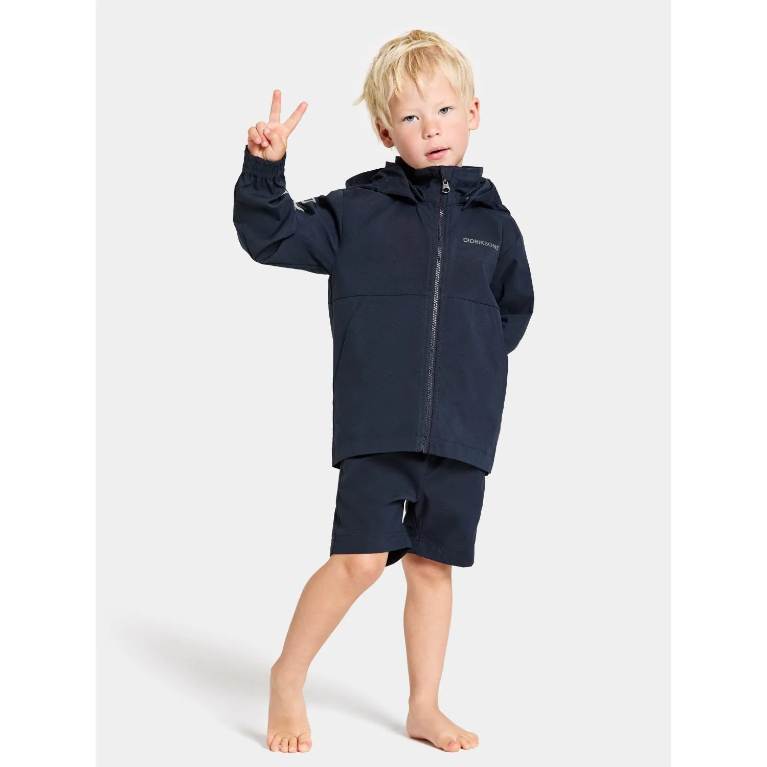 Didriksons Navy Hallon Kids Jacket sunny - day look