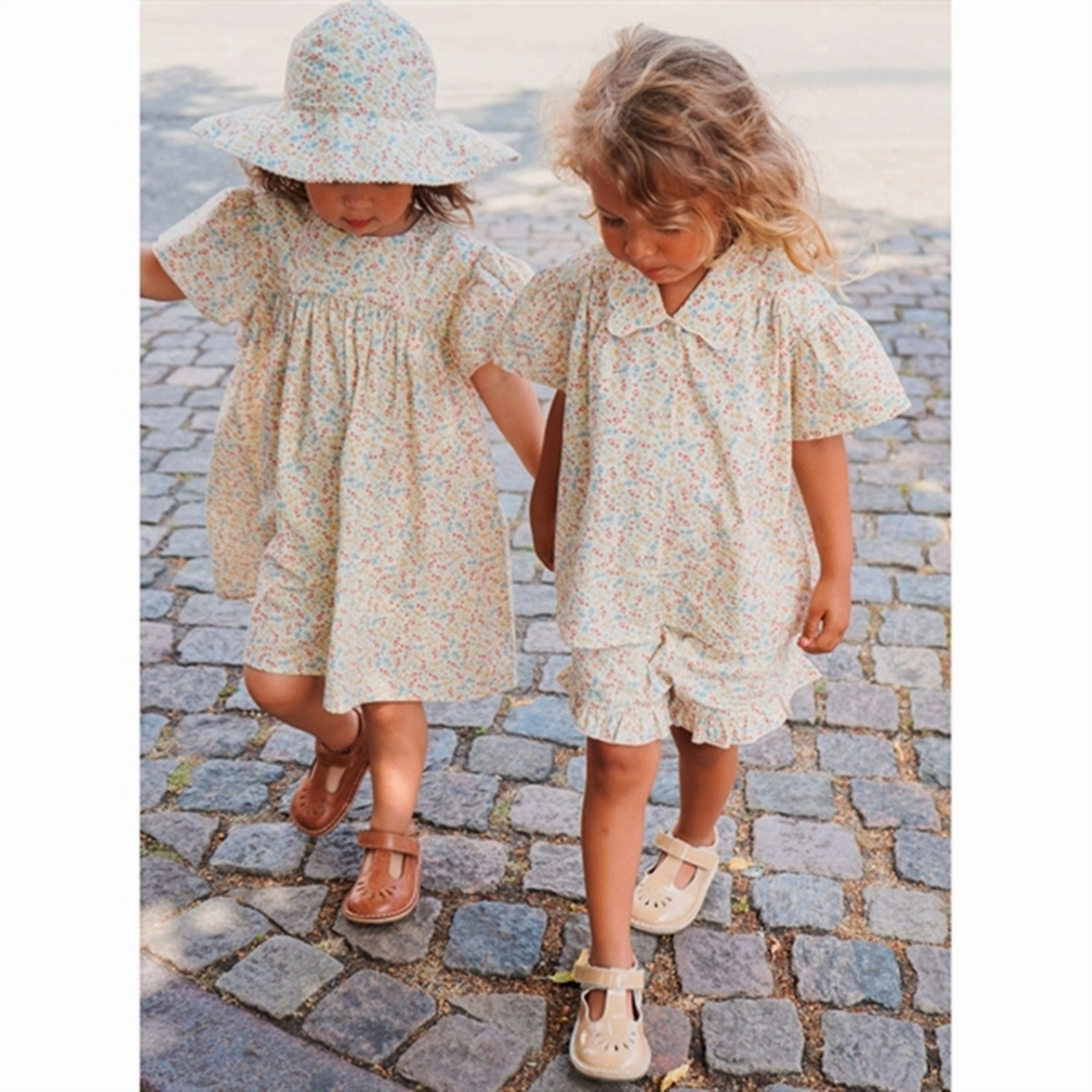 Multi Directional Flex Zones Belt loops Konges Sl?jd Espalier Et?? Mathilda Shorts