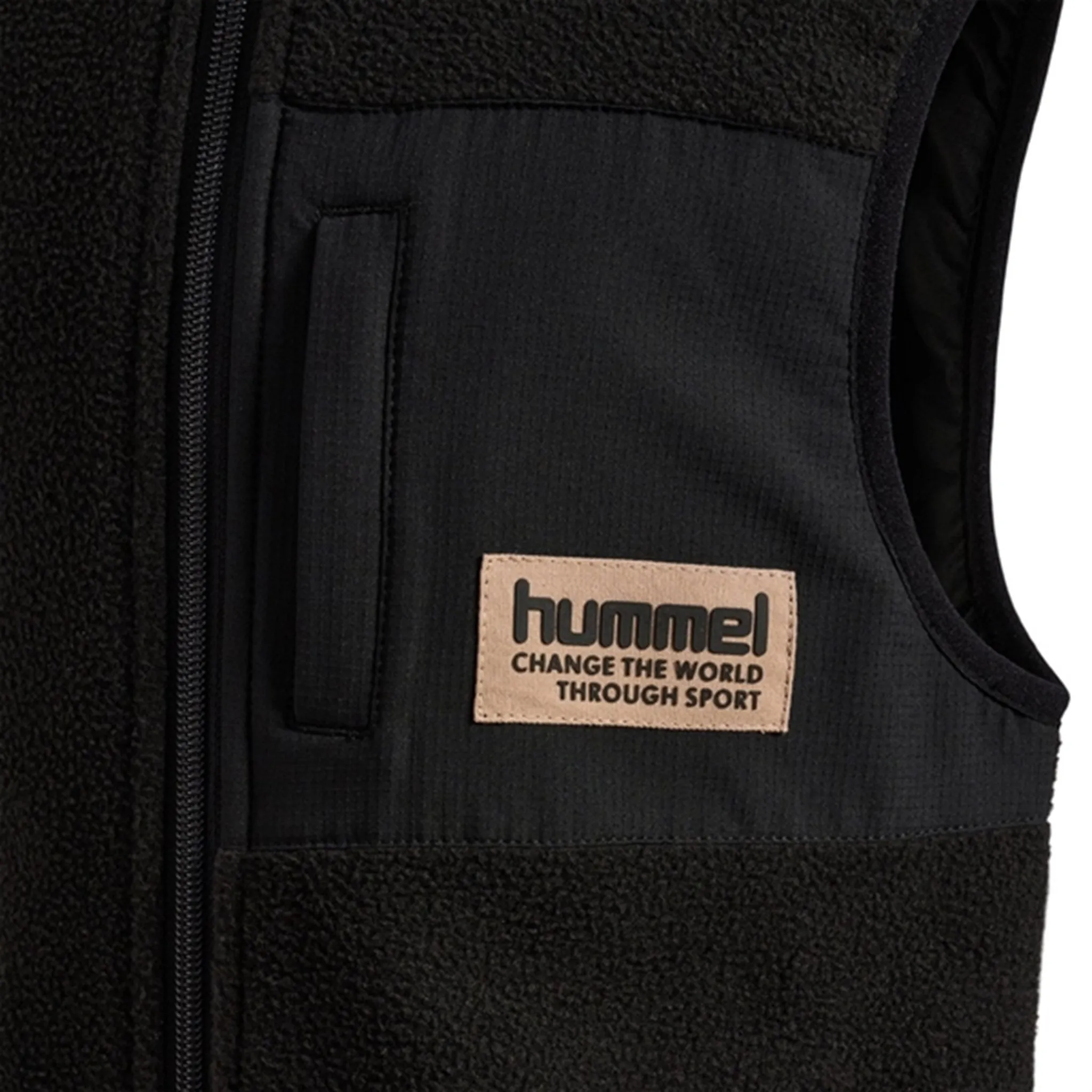 winter warmth Hummel Black Dare Fleece Vest