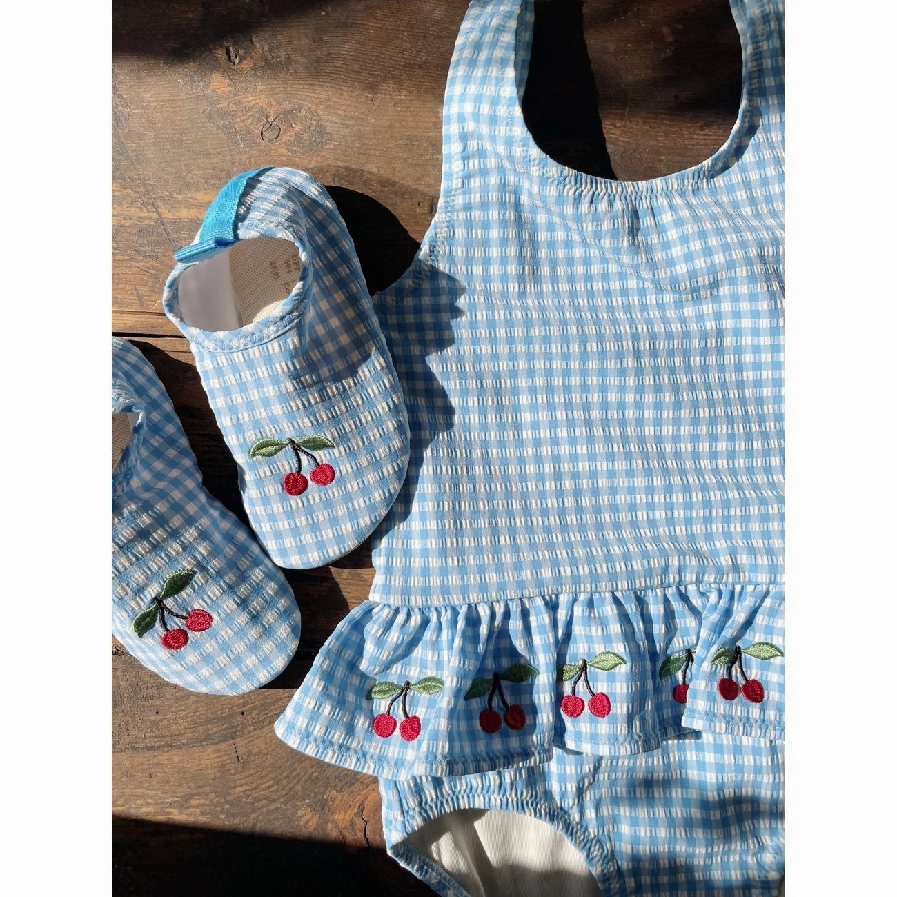 Konges Sl?jd Soline Swimsuit Provence/White Swan Rash Free Lining Holiday Getaway