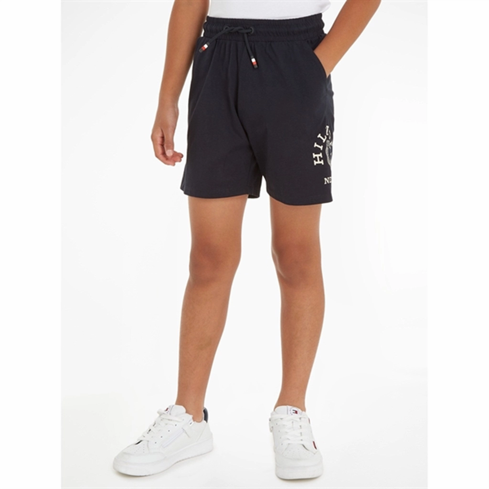 Smart Casual Game Day Tommy Hilfiger Monogram Wreath Sweatshorts Desert Sky