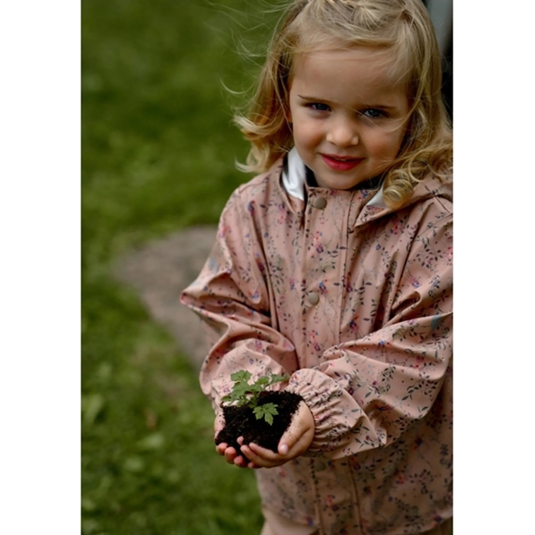 Adventure Layer Storm Ready Jacket Mikk-Line Rainset AOP Nougat