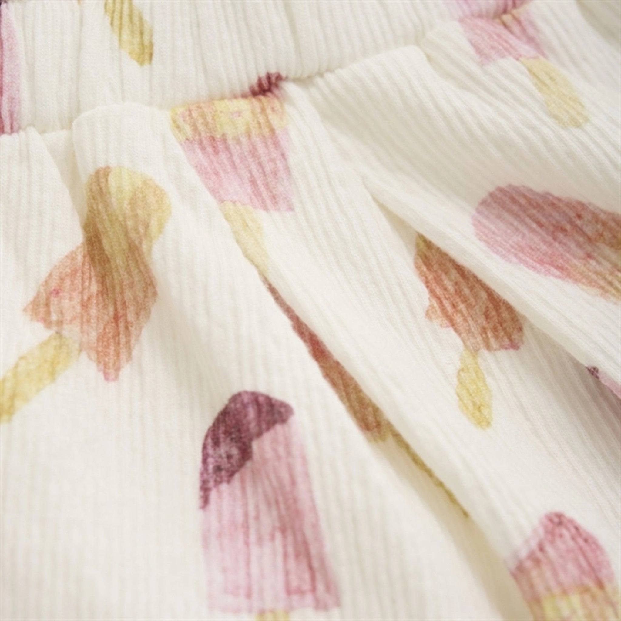 Minymo Pristine Shorts AOP Back pockets