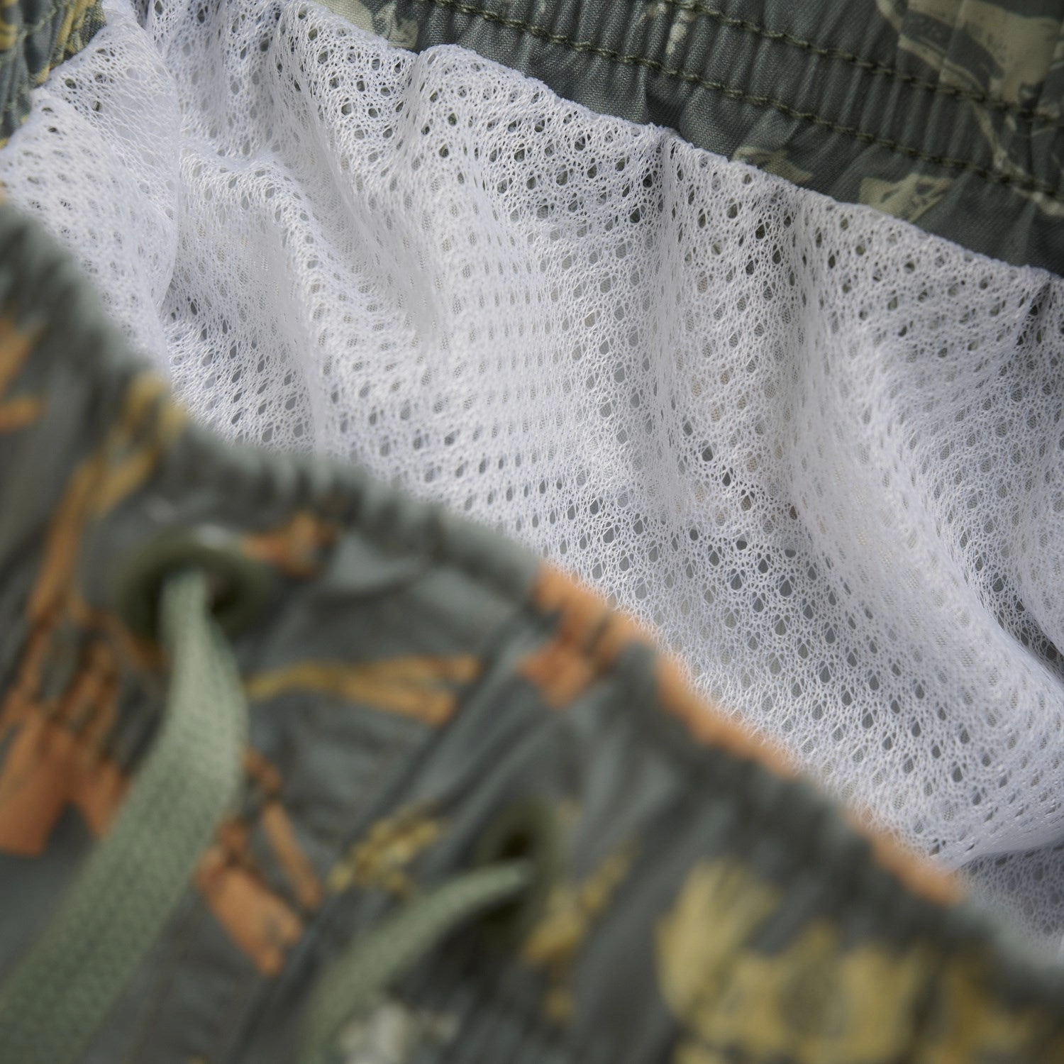 Figure Enhancing Seaside Vacation Minymo Sea Spray Swim Shorts AOP