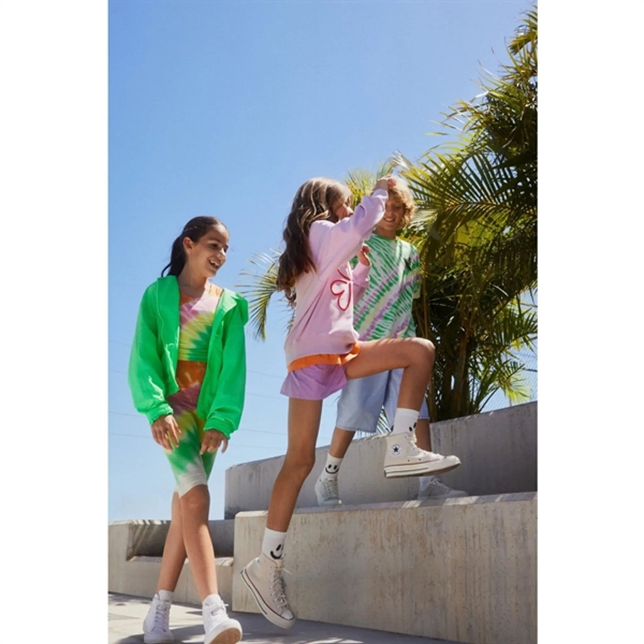 Molo Classic Green Hali Jacket Seamless Seams suitable for solo travel