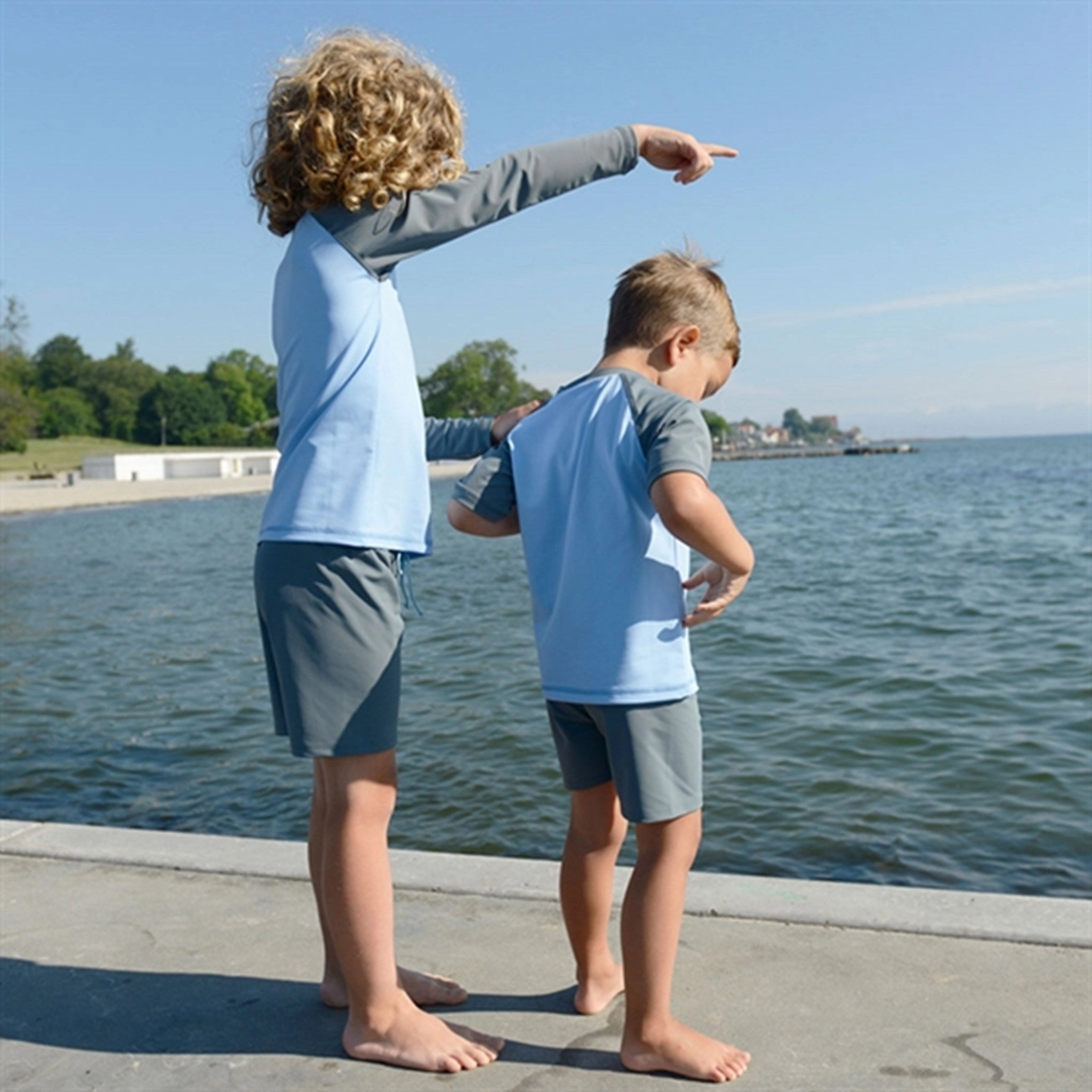 Anti fade Petit Crabe Breeze/Coal Raglan UV Shirt