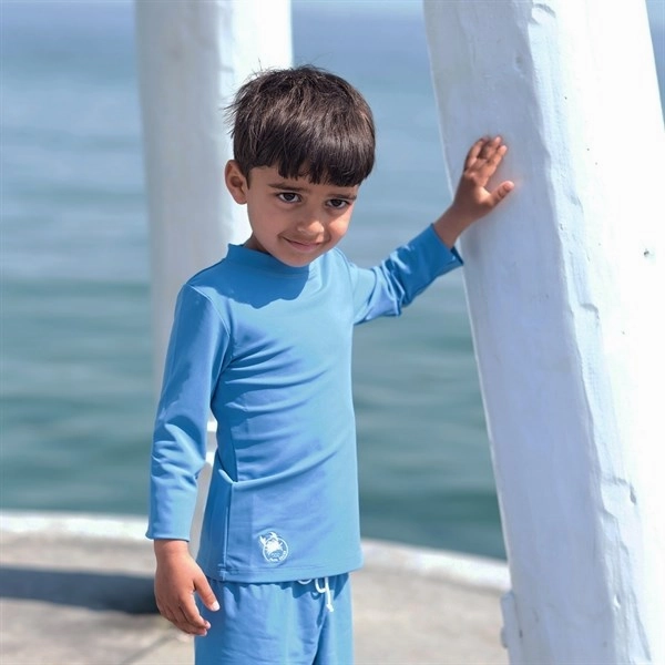 Classic-Silhouette Petit Crabe Cornflower Sydney Swim Shirt