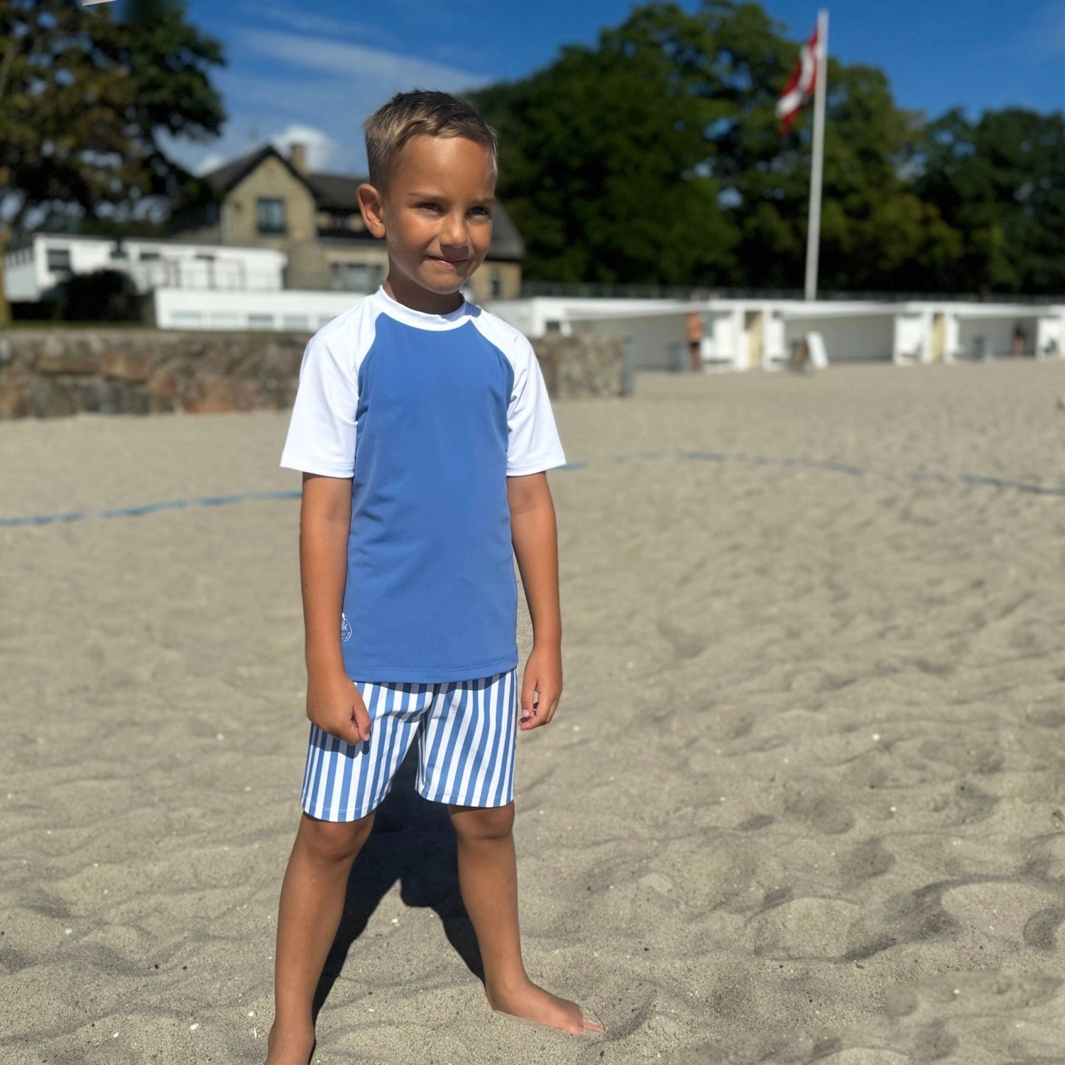 Petit Crabe Sapphire/White Raglan Uv-Swim Shirt S/S Sunbathing Style Ultra Lightweight Weave