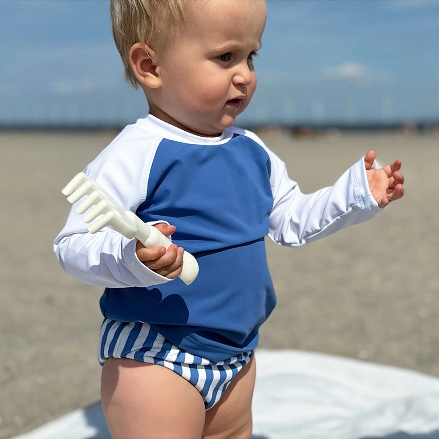 Petit Crabe Sapphire/White Raglan Uv-Shirt L/S Outdoor attire