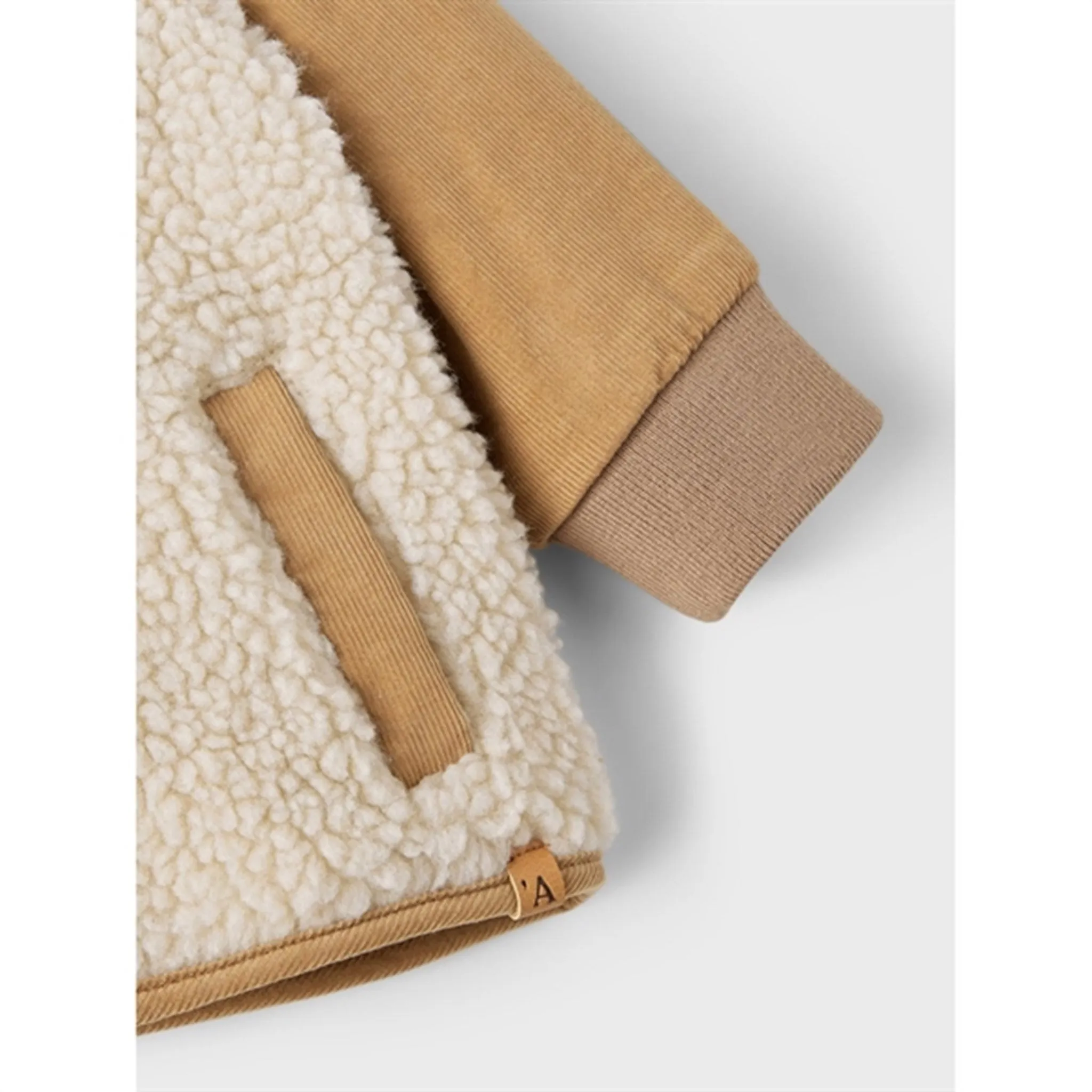 Lil'Atelier Fog Nalo Sherpa Jacket Compression Fold Design construction workers