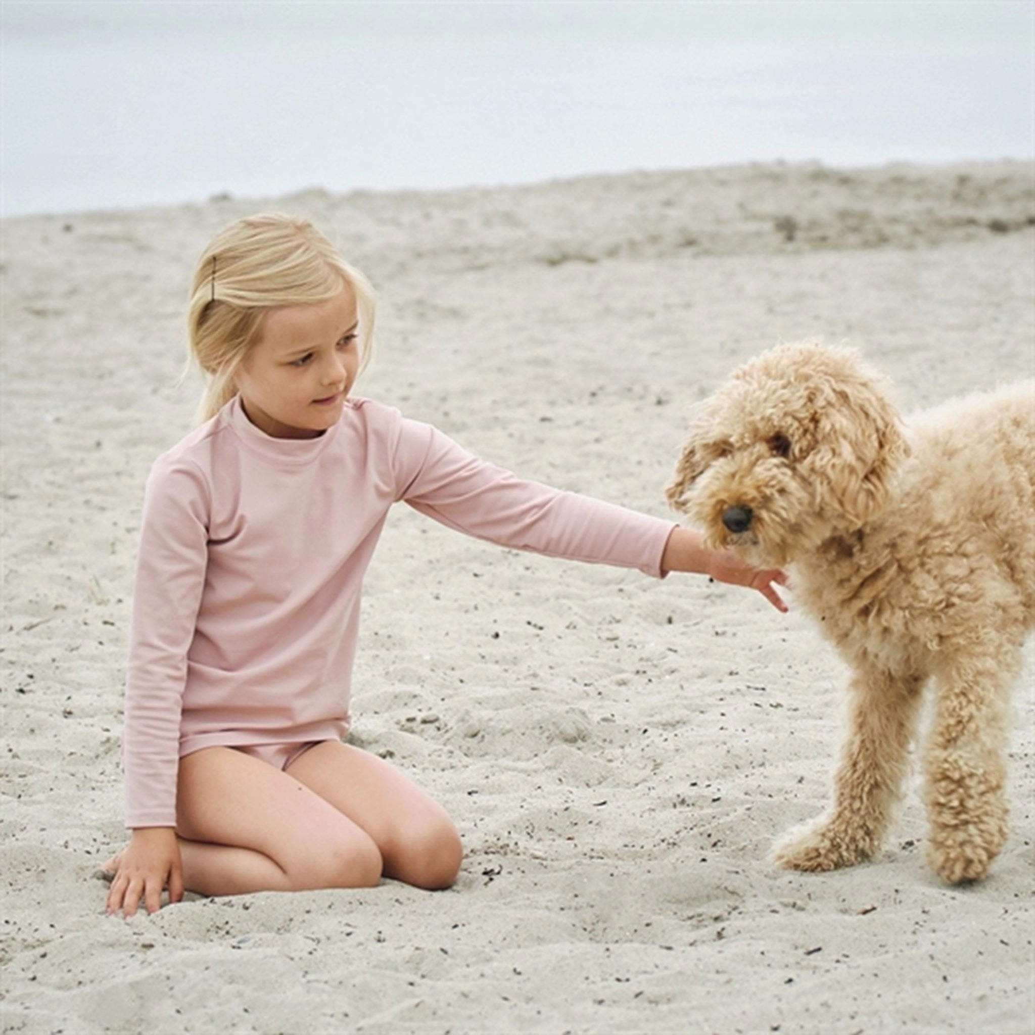Seamless Fit Rich-Color Petit Crabe Rose Nude Sydney Swim Shirt
