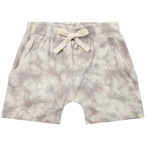 date night look Sofie Schnoor Warm Grey Monty Shorts