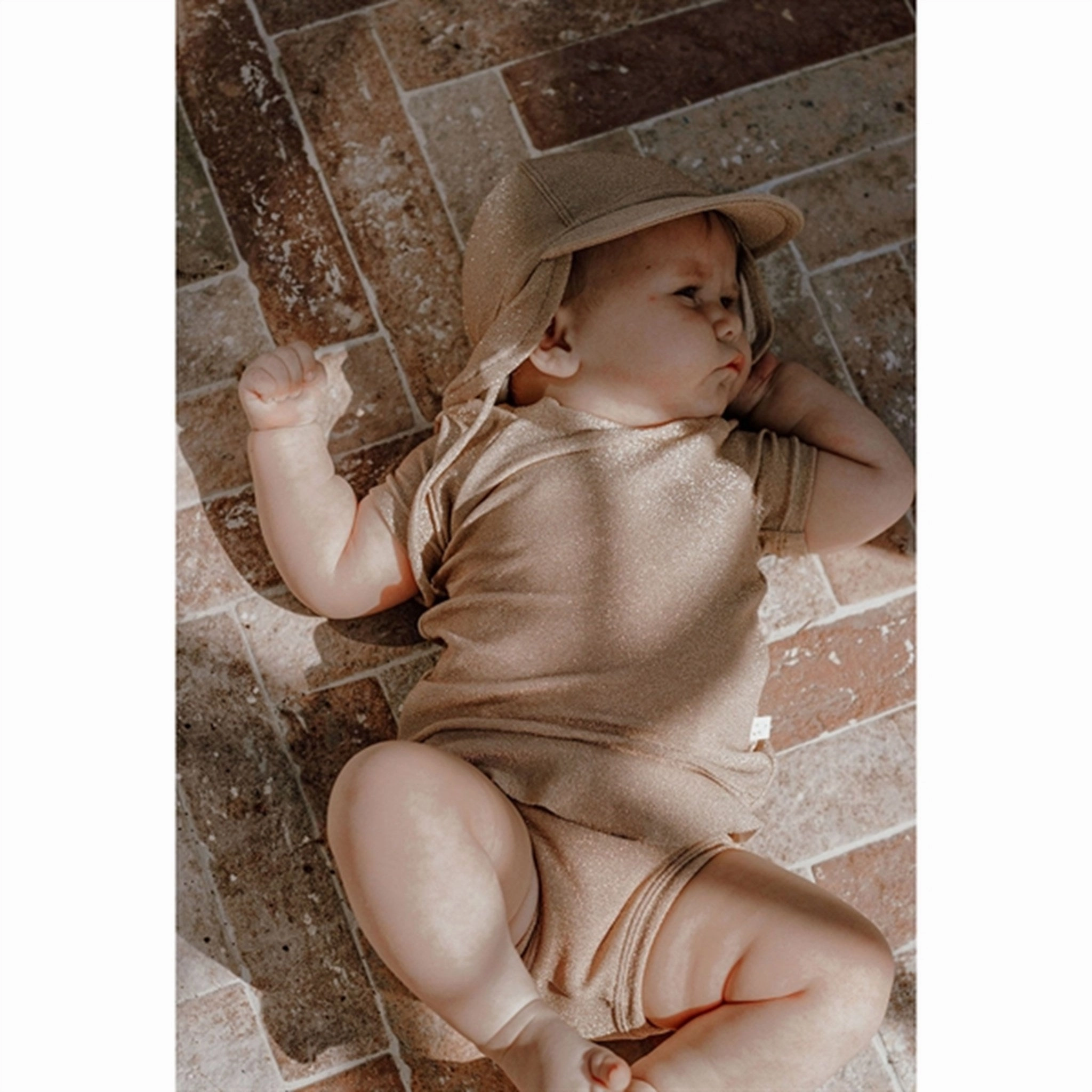 Low Profile Zipper Tumblr Control Support That's Mine Summer Glow Ibe UV50  Swim T-Shirt