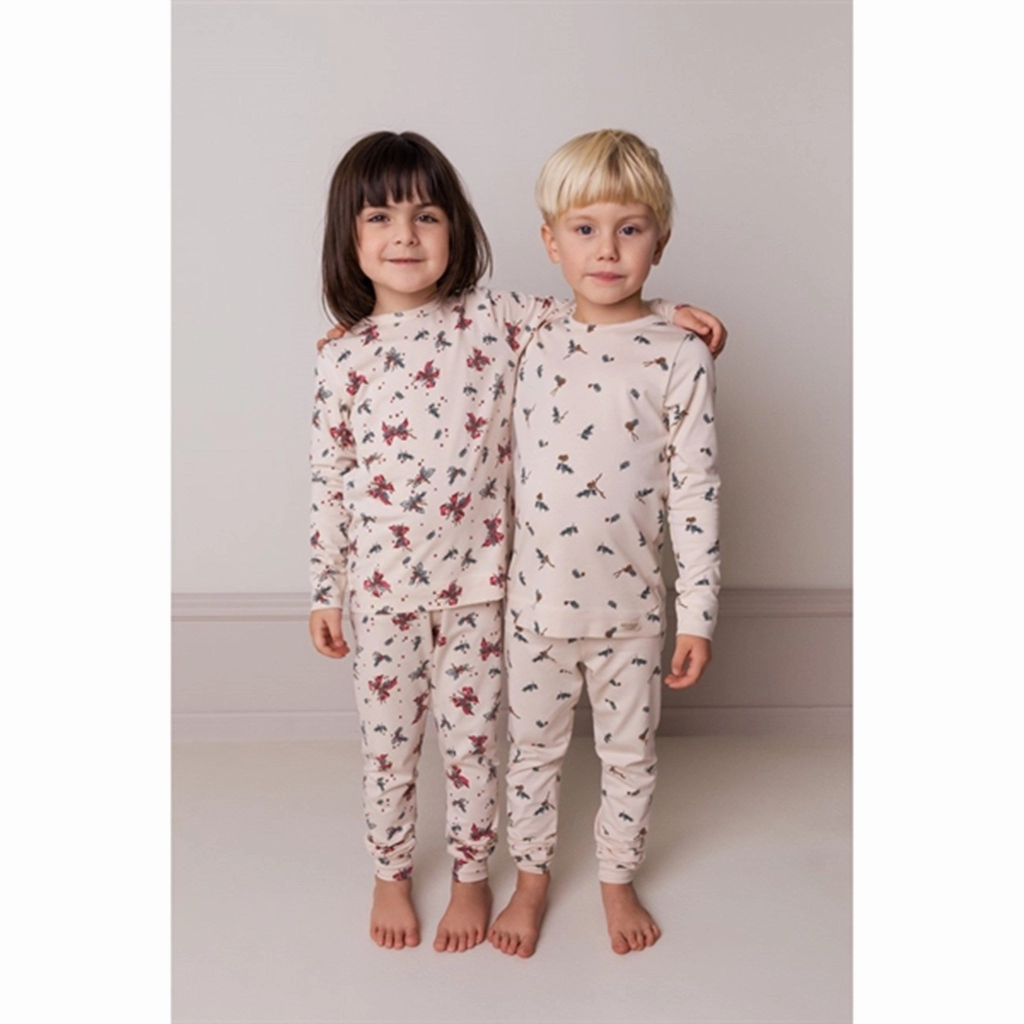 Couch Chill Gear Snug feel MarMar Bows Of Holly Sleepwear Set